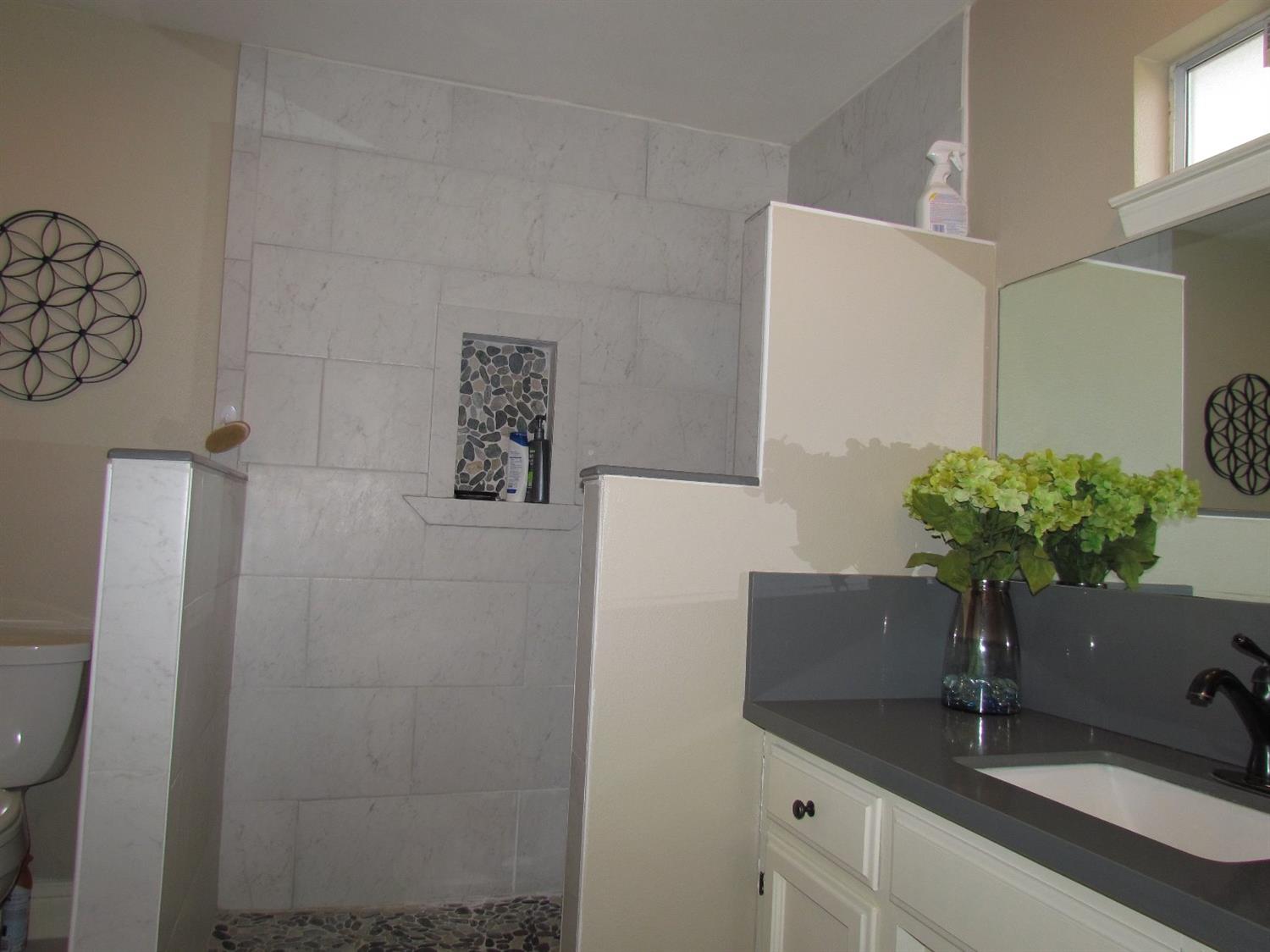1574 West Eymann Avenue Reedley, CA 93654 - Photo 22 of 40 Gallery Image 22