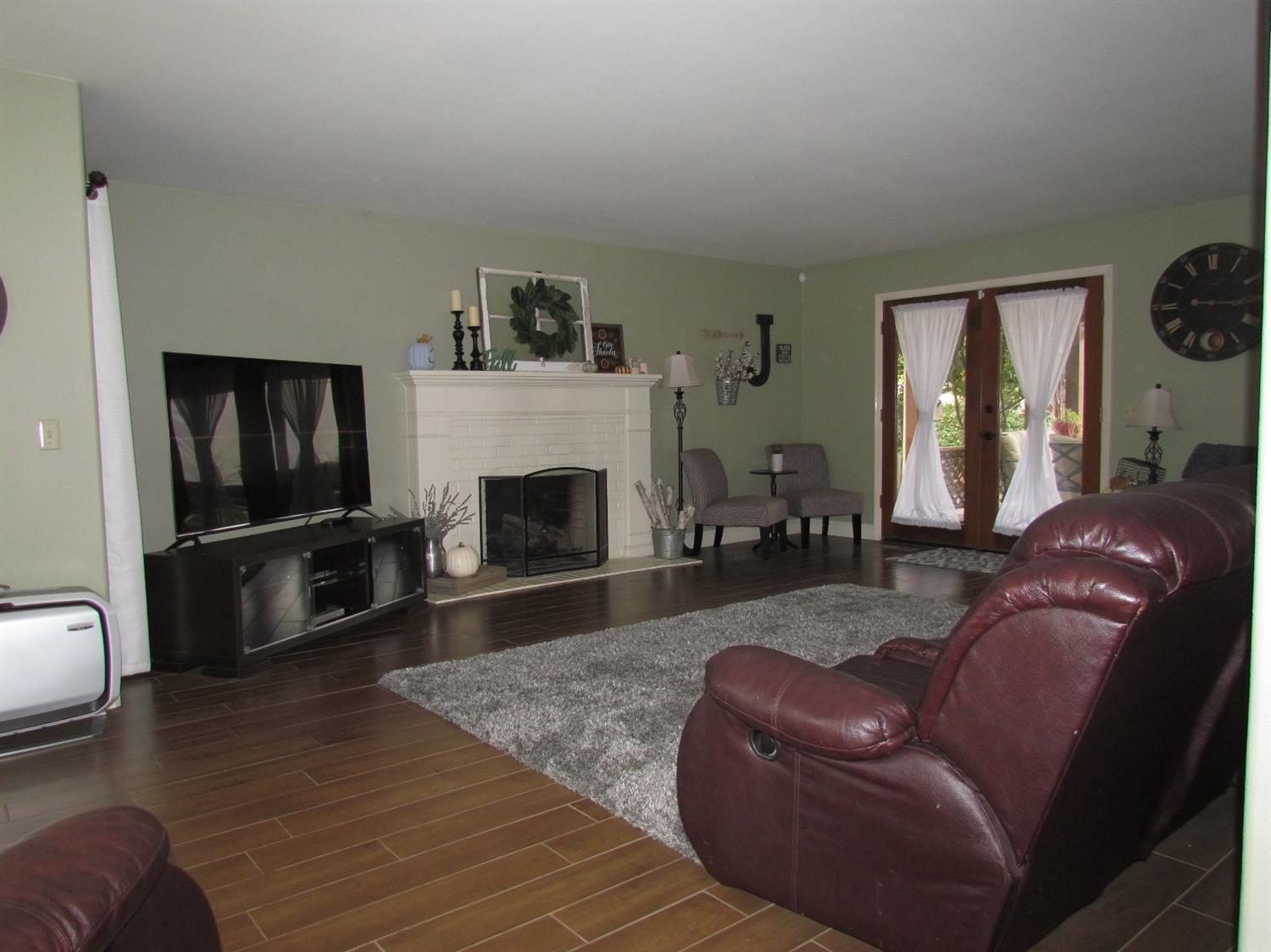 1574 West Eymann Avenue Reedley, CA 93654 - Photo 7 of 40 Gallery Image 7