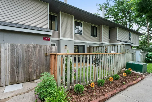 $250,000 | 1158 Landmark Trail North, Hopkins, MN 55343