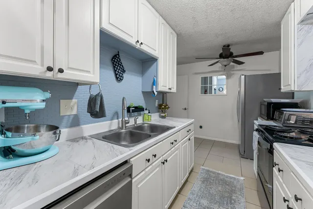 $250,000 | 1158 Landmark Trail North, Hopkins, MN 55343