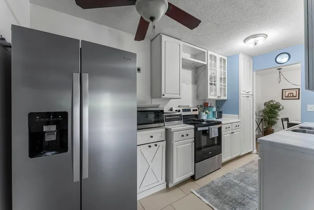 $250,000 | 1158 Landmark Trail North, Hopkins, MN 55343