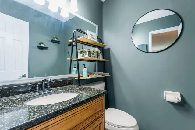 $250,000 | 1158 Landmark Trail North, Hopkins, MN 55343