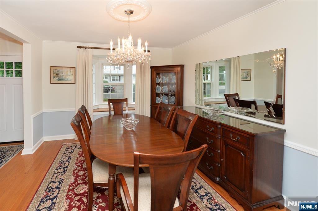 418 Burlington Road Paramus, NJ 07652 - Photo 11 of 30