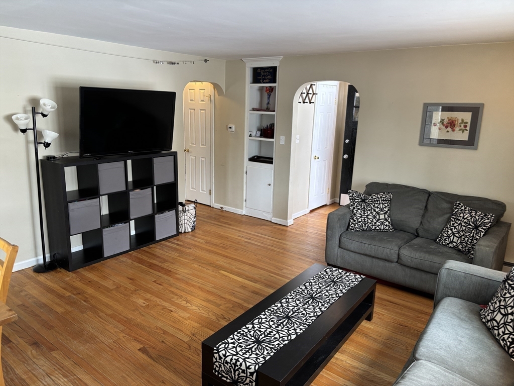 33 Brewster Street Springfield, MA 01119 - Photo 15 of 42 Gallery Image 15