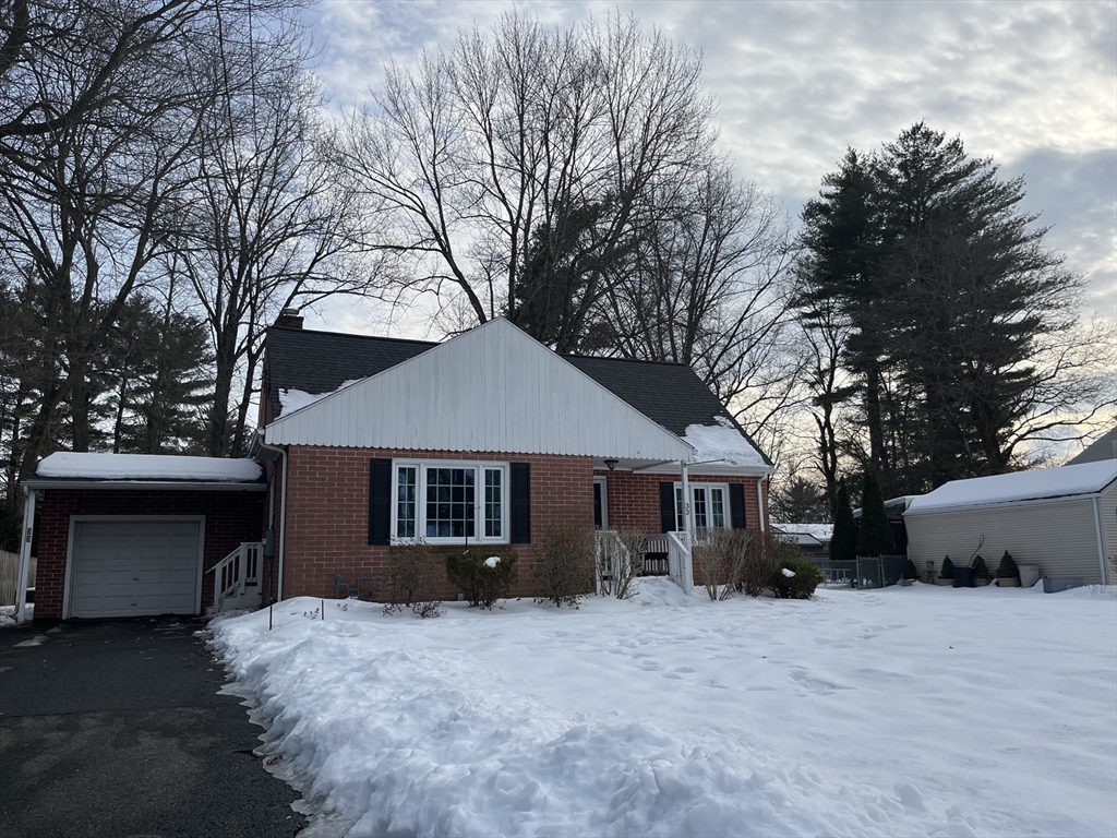 33 Brewster Street Springfield, MA 01119 - Photo 2 of 42 Gallery Image 2
