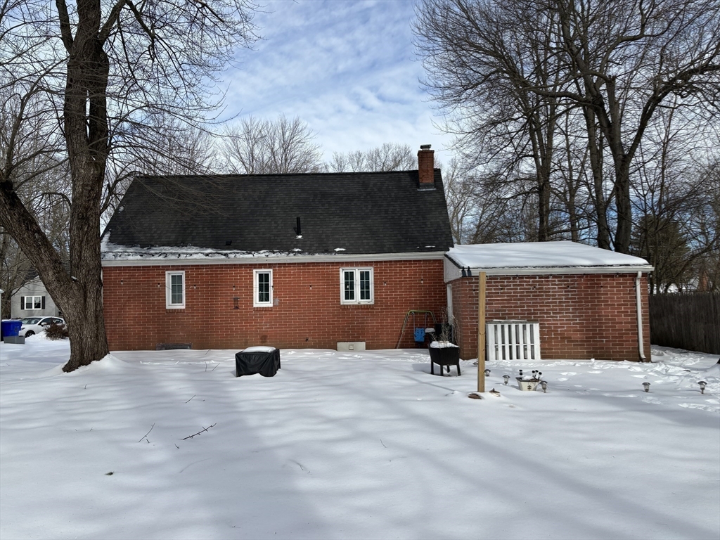 33 Brewster Street Springfield, MA 01119 - Photo 7 of 42 Gallery Image 7