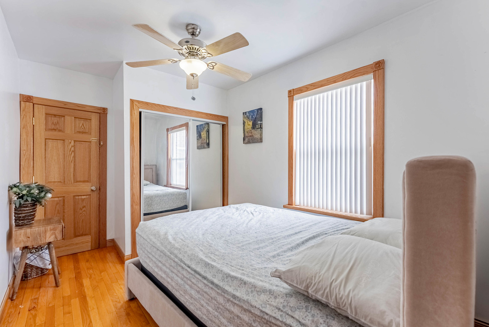 4706 North Kilpatrick Avenue Chicago, IL 60630 - Photo 12 of 33