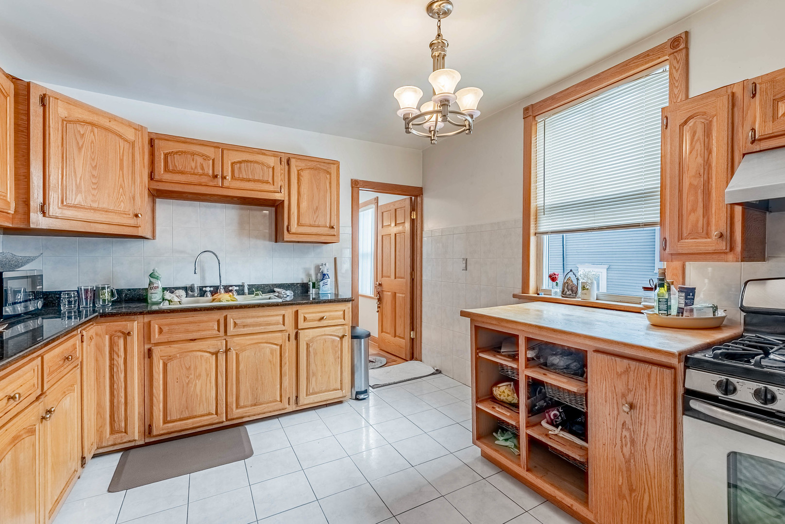 4706 North Kilpatrick Avenue Chicago, IL 60630 - Photo 8 of 33