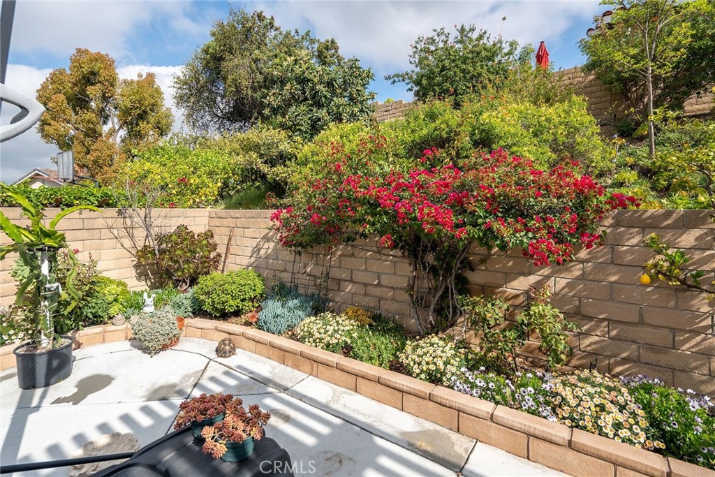 23419 Sandridge Road Diamond Bar, CA 91765 - Photo 13 of 51 a view of a garden with flowers and flowers