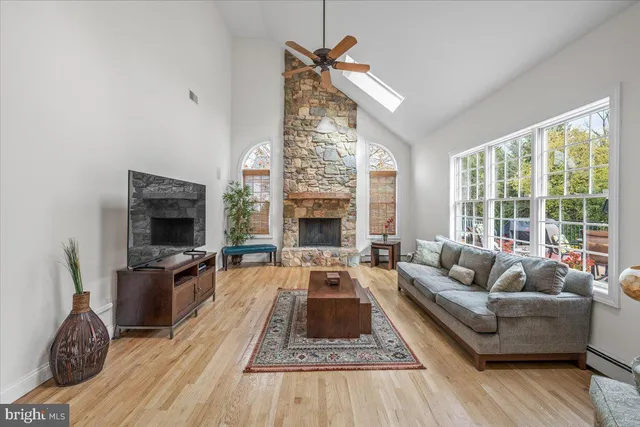 $999,900 | 6942 Lehigh Court, Allentown, PA 18106