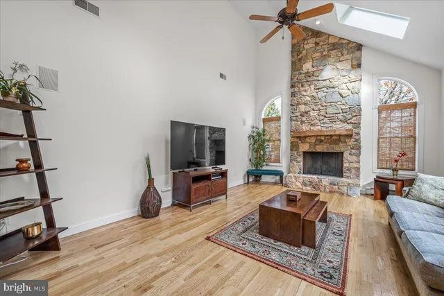 $999,900 | 6942 Lehigh Court, Allentown, PA 18106