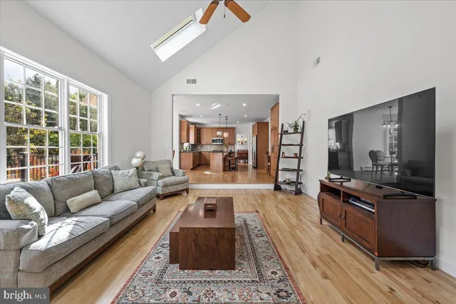 $999,900 | 6942 Lehigh Court, Allentown, PA 18106