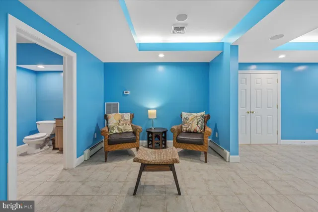 $999,900 | 6942 Lehigh Court, Allentown, PA 18106