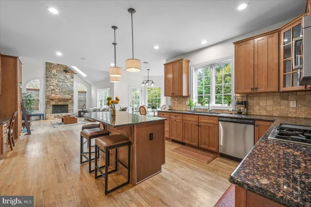 $999,900 | 6942 Lehigh Court, Allentown, PA 18106