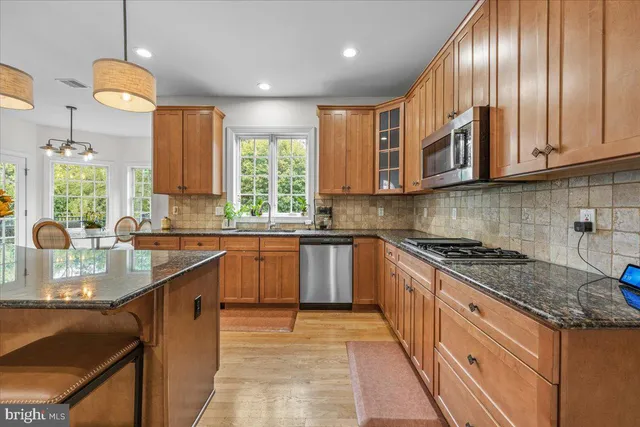 $999,900 | 6942 Lehigh Court, Allentown, PA 18106