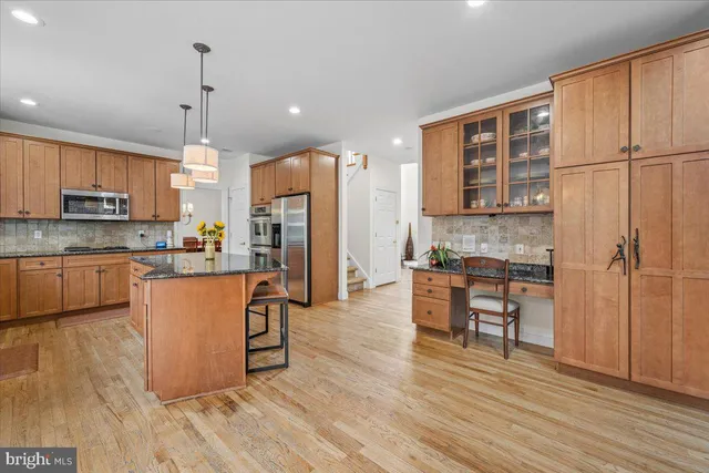 $999,900 | 6942 Lehigh Court, Allentown, PA 18106