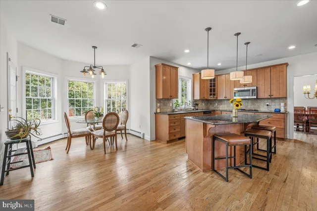 $999,900 | 6942 Lehigh Court, Allentown, PA 18106