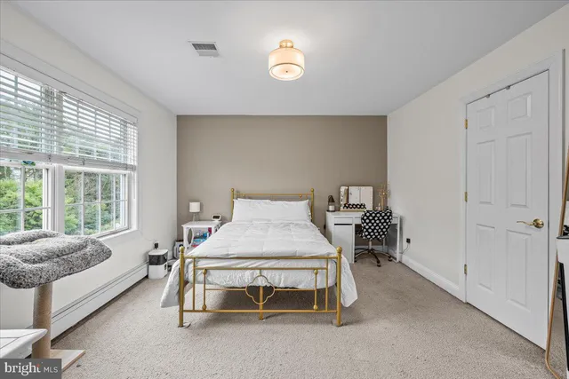 $999,900 | 6942 Lehigh Court, Allentown, PA 18106