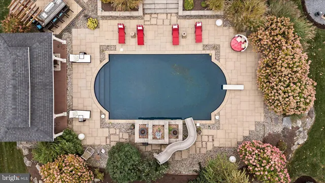 $999,900 | 6942 Lehigh Court, Allentown, PA 18106