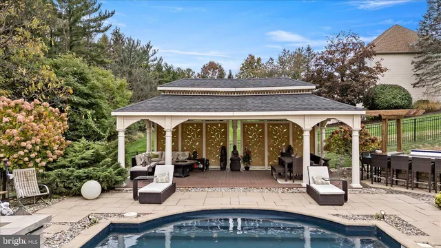 $999,900 | 6942 Lehigh Court, Allentown, PA 18106