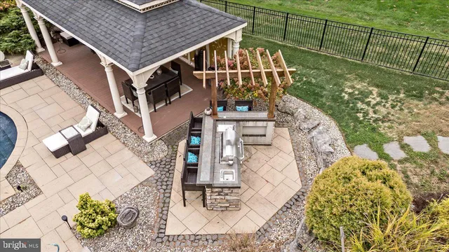 $999,900 | 6942 Lehigh Court, Allentown, PA 18106