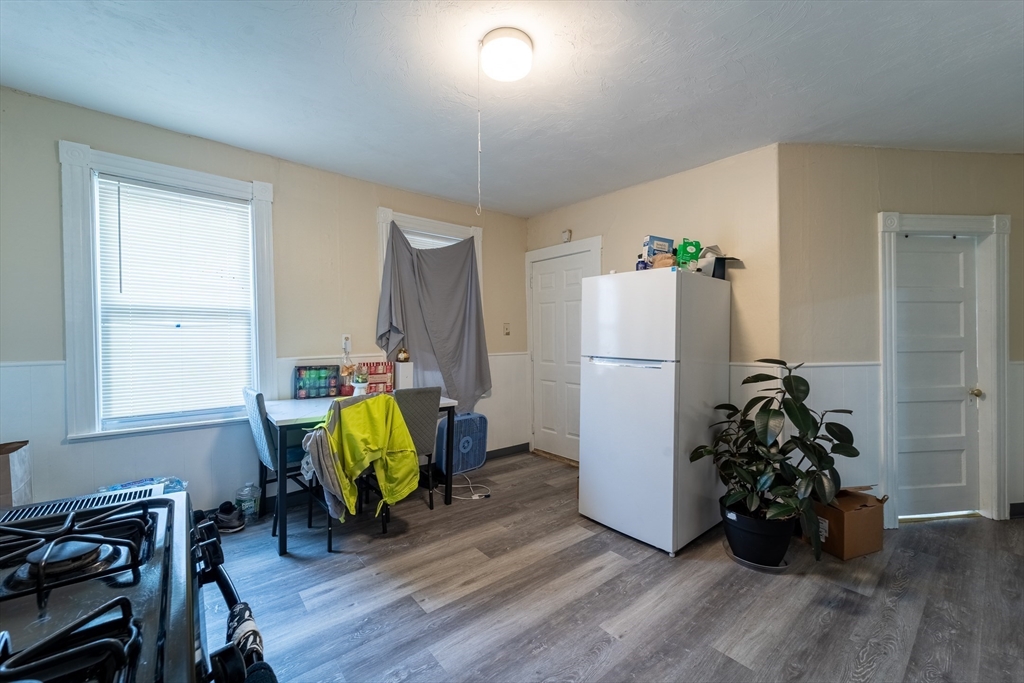 7 Lund Street Worcester, MA 01607 - Photo 6 of 20