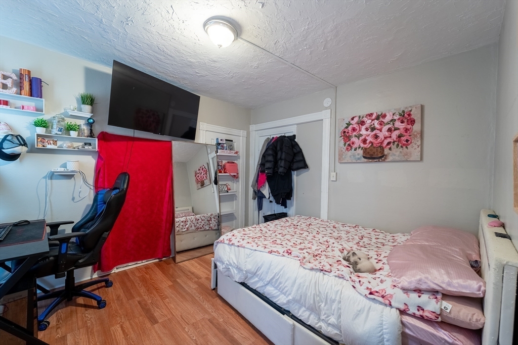 7 Lund Street Worcester, MA 01607 - Photo 9 of 20