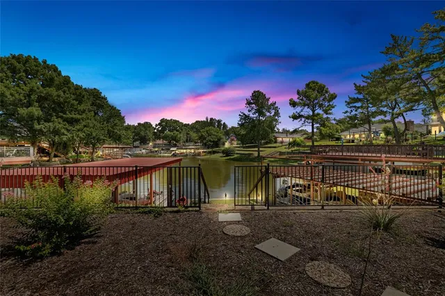 $625,000 | 321 Timberlake Drive, Azle, TX 76020