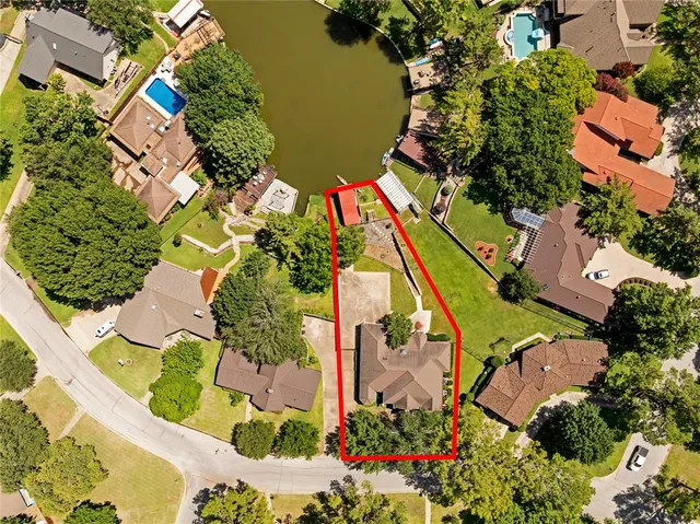 $625,000 | 321 Timberlake Drive, Azle, TX 76020