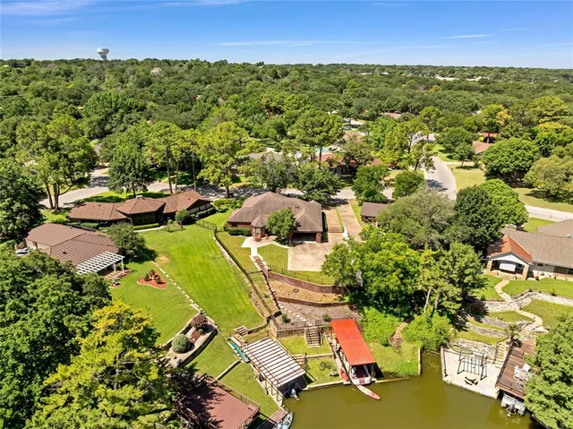$625,000 | 321 Timberlake Drive, Azle, TX 76020