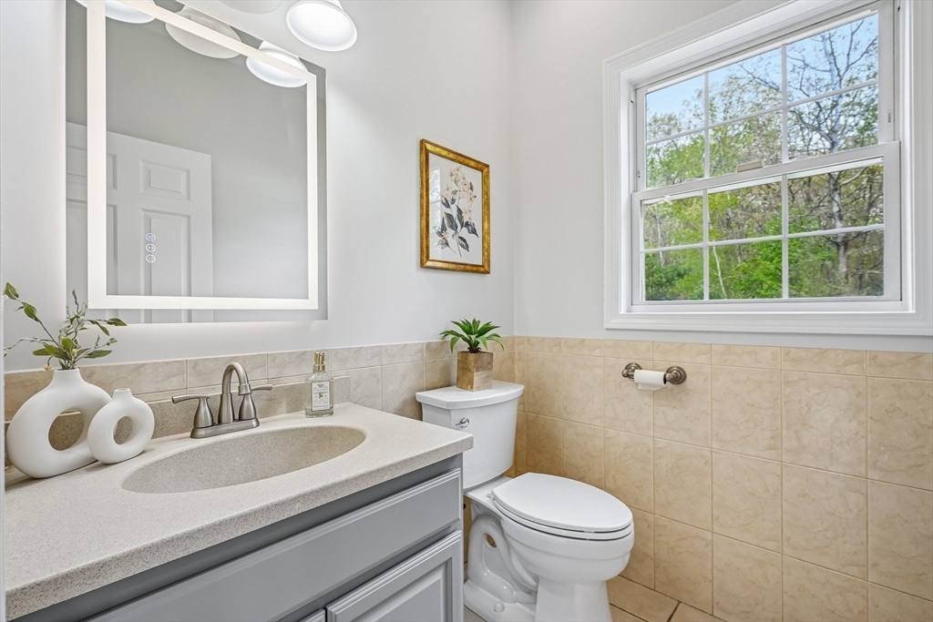 30 Clews Street Shrewsbury, MA 01545 - Photo 15 of 39