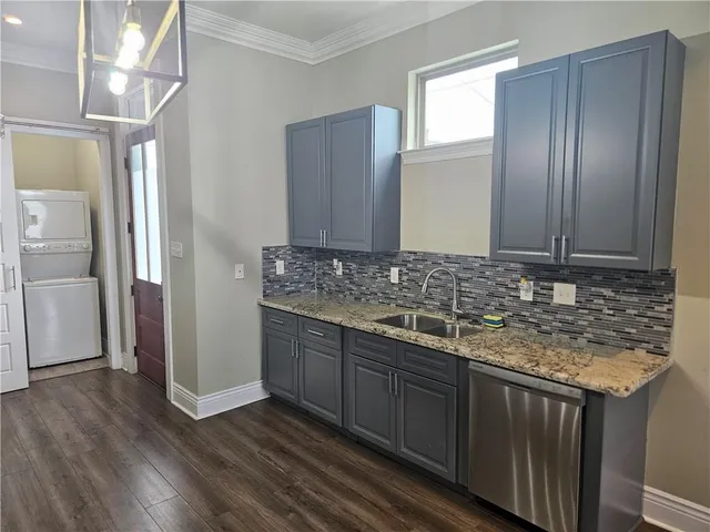 $2,000 | 2401 South Saratoga Street, New Orleans, LA 70113
