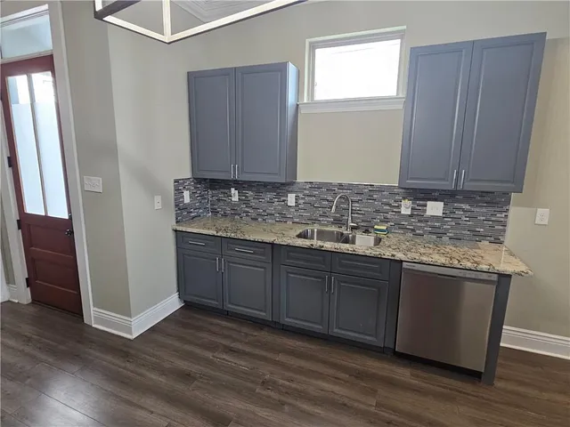 $2,000 | 2401 South Saratoga Street, New Orleans, LA 70113