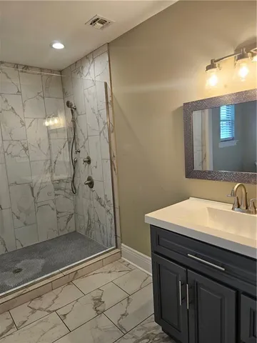 $2,000 | 2401 South Saratoga Street, New Orleans, LA 70113