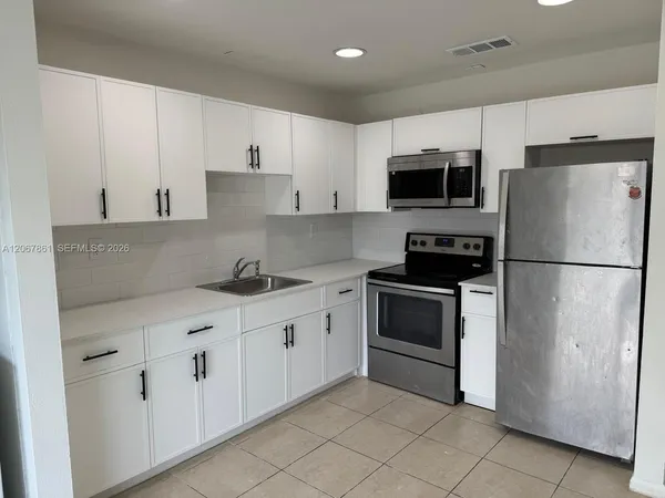 $2,300 | 2878 Northwest 197th Terrace, Unit 2878, Miami Gardens, FL 33056