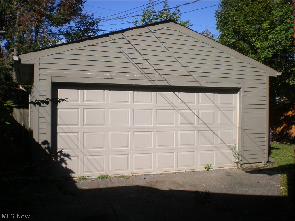 3313 Tullamore Road Cleveland, OH 44118 - Photo 16 of 17