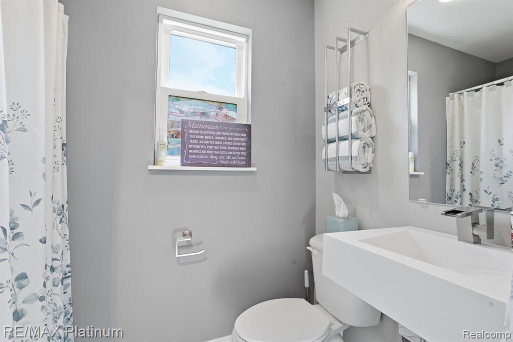 2428 Fisher Road Howell, MI 48855 - Photo 8 of 35 Gallery Image 8