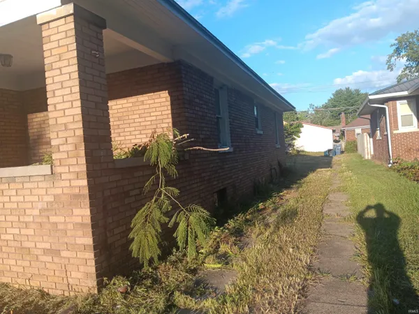 $71,999 | 1000 South 19th Street, Terre Haute, IN 47803