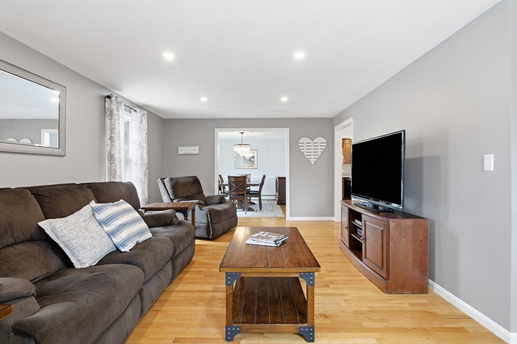 74 Maplewood Road Lynn, MA 01904 - Photo 10 of 33 Gallery Image 10