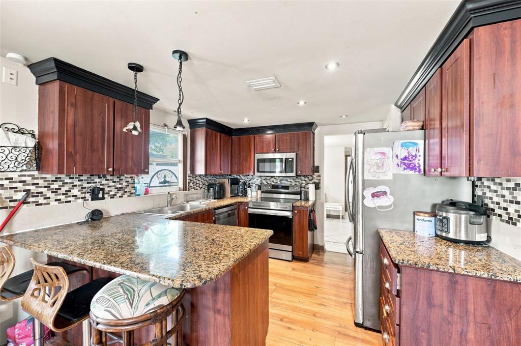 9040 Crabtree Lane Port Richey, FL 34668 - Photo 11 of 30 Gallery Image 11