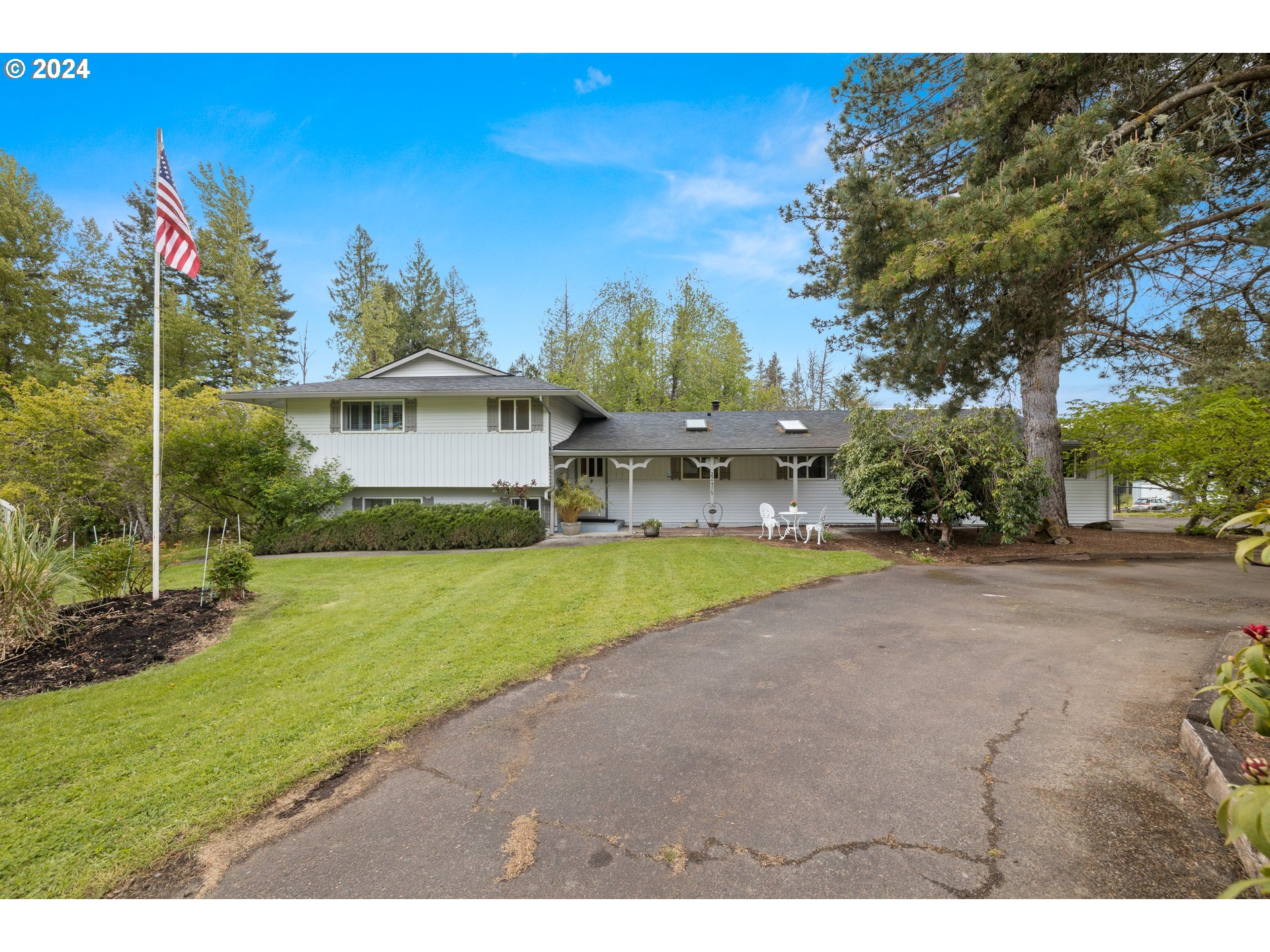 22479 South Penman Road Oregon City, OR 97045 - Photo 1 of 44 Gallery Image 1