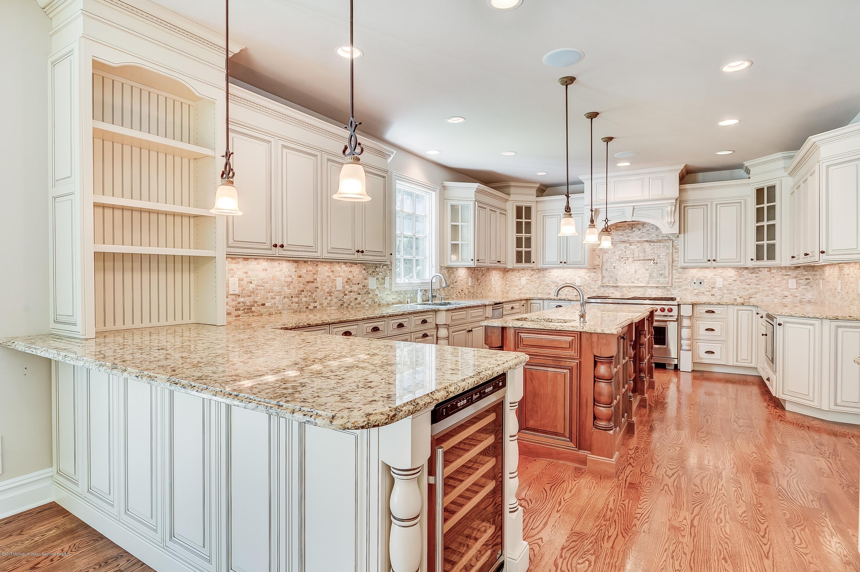 5 Woodhollow Road Colts Neck, NJ 07722 - Photo 16 of 40 Gourmet Kitchen
