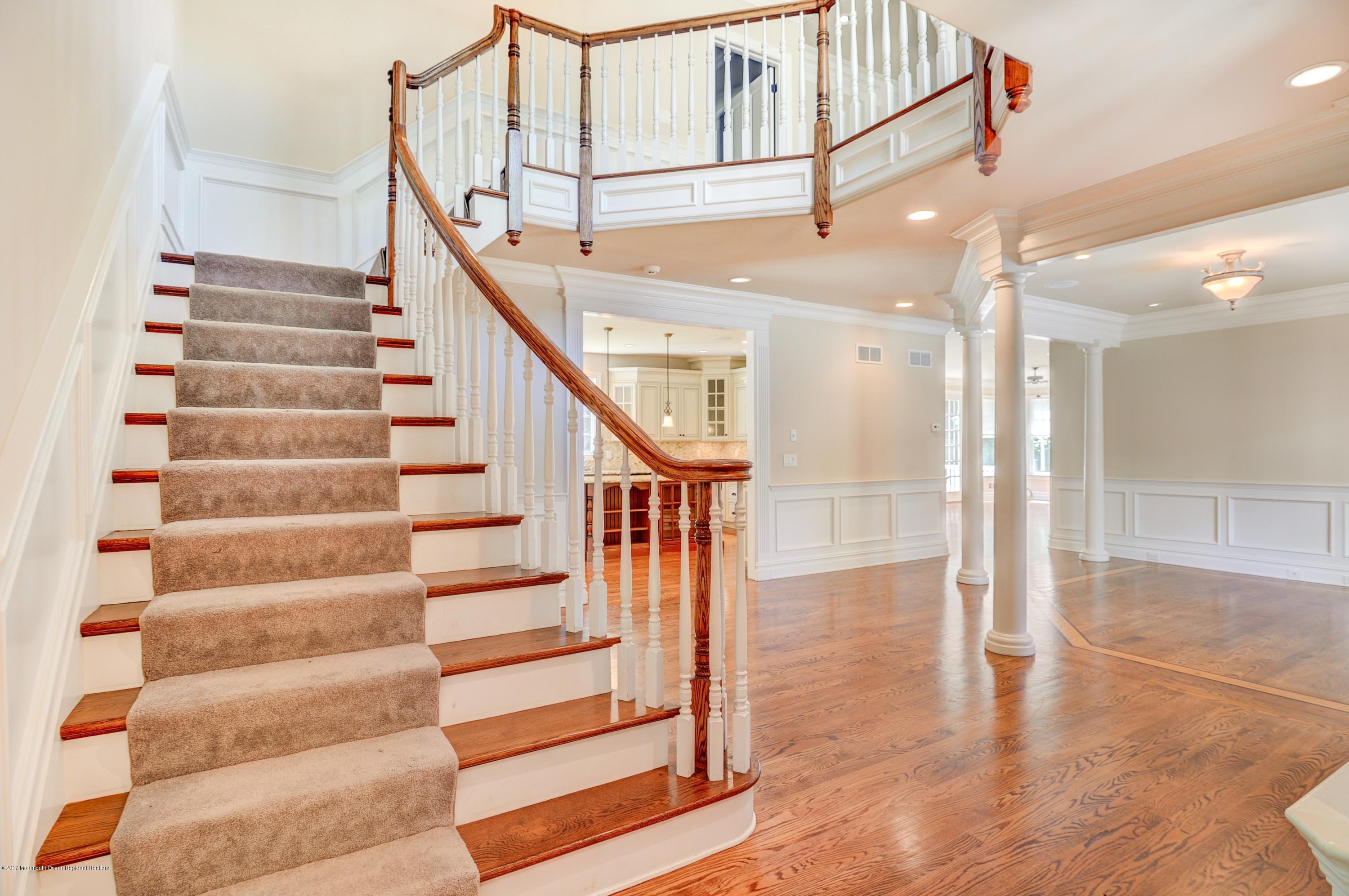 5 Woodhollow Road Colts Neck, NJ 07722 - Photo 8 of 40 Entrance Staircase
