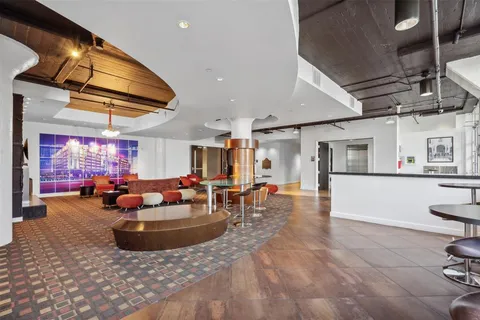 $1,150,000 | 2600 West 7th Street, Unit 2812, Fort Worth, TX 76107