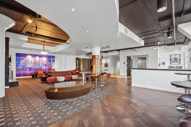 $1,175,000 | 2600 West 7th Street, Unit 2812, Fort Worth, TX 76107