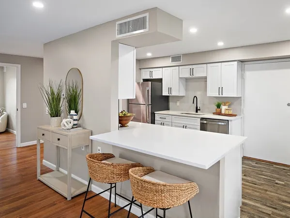 $385,000 | 6 Beal's Cove Road, Unit H, Hingham, MA 02043