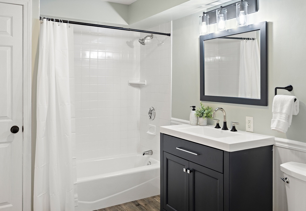 6 Beal's Cove Road, Unit H Hingham, MA 02043 - Photo 12 of 15