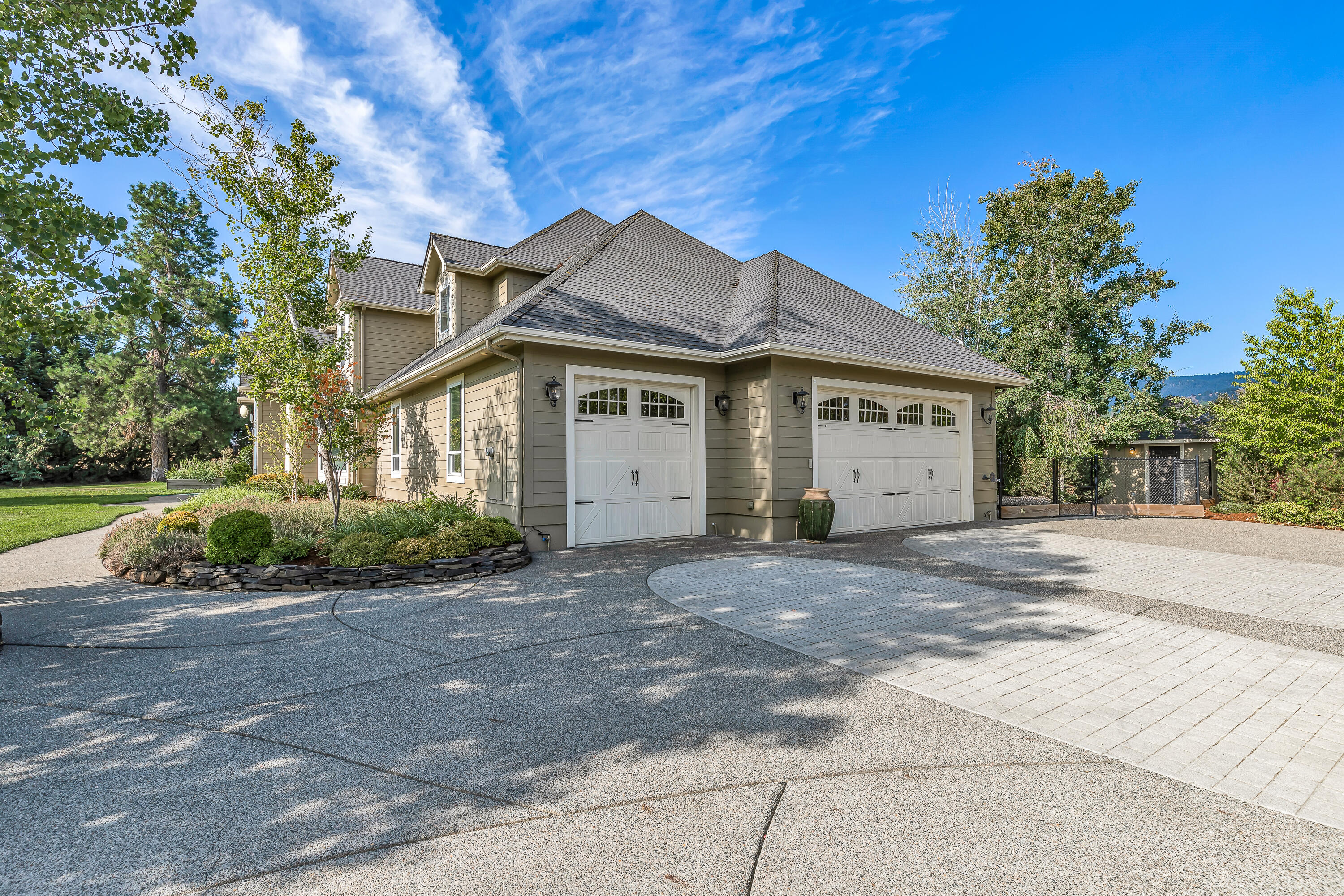 2845 Hanley Road Central Point, OR 97502 - Photo 40 of 66 9R9A9003