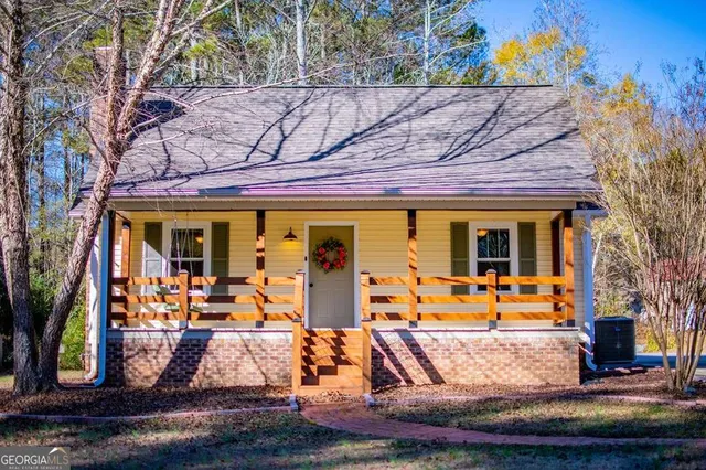 $329,900 | 110 Bartlett Circle, Bowdon, GA 30108