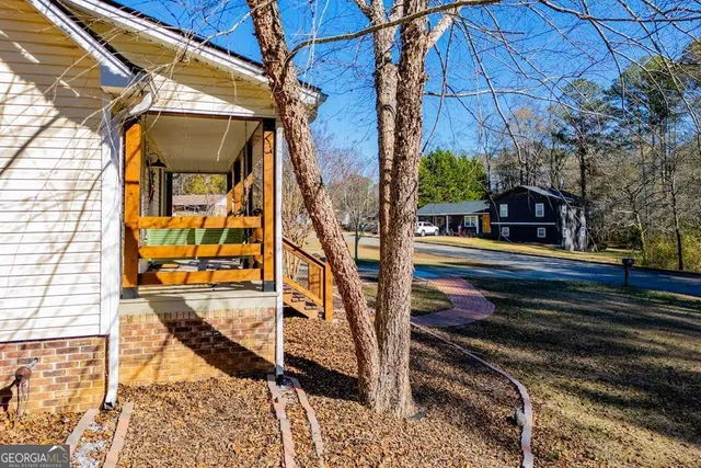 $329,900 | 110 Bartlett Circle, Bowdon, GA 30108